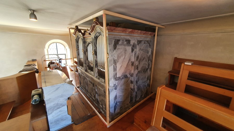 Orgelschutz mit Dachlatten